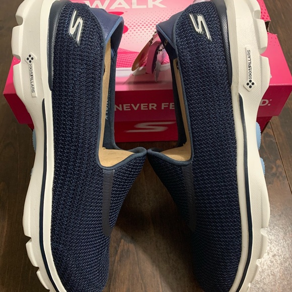 Performance Women's Go Walk 3 Slip-On Walking Shoe - Picture 3 of 6